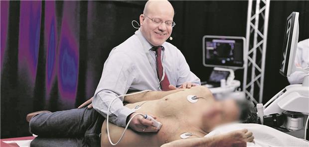 Bildgebung umfassend diskutiert mit Schwerpunkt auf Echo, MRT und CT ... Live-Patientenuntersuchung in kleinerer Runde und ...