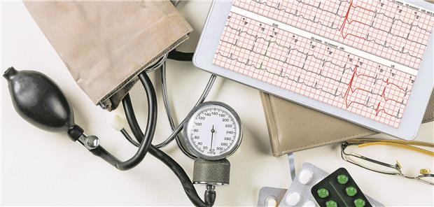 Lohnt strikte Blutdruckkontrolle noch? Bei Hochbetagten mit Polypharmazie müssen Pharmakokinetik und Nierenfunktion beachtet werden. valentyn semenov/Shotshop/picture alliance