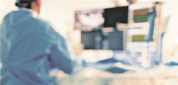 VF-Ablation bei terminaler Herzschwäche Eine Katheterablation ist bei der Kombination von terminaler Herzinsuffizienz und Vorhofflimmern hilfreich. Damian/stock.adobe.com