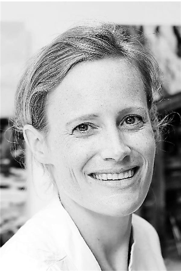 „Trau Dich und zeig Engagement“ PD Dr. Luise Gaede ist Leiterin des Erlanger Herzkatheterlabors, steht der dortigen Forschungsgruppe „Interventionelle Kardiologie“ voran und ist Nukleus-Mitglied der AGIK.