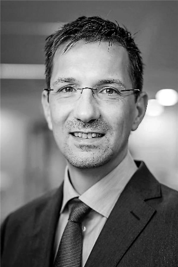 Ist TAVI schon „PCI-like“? Prof. Axel Linke, Herzzentrum Dresden