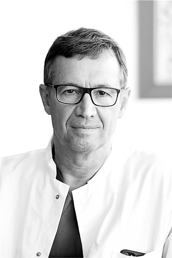 Was denken die Fachgesellschaften über die anstehenden Reformen? Prof. Christian Hagl-- Herzchirurg am LMU-Klinikum München, ehemaliger Beisitzer im Vorstand der Deutschen Gesellschaft für Thorax-, Herz- und Gefäßchirurgie (DGTHG). Hagl
