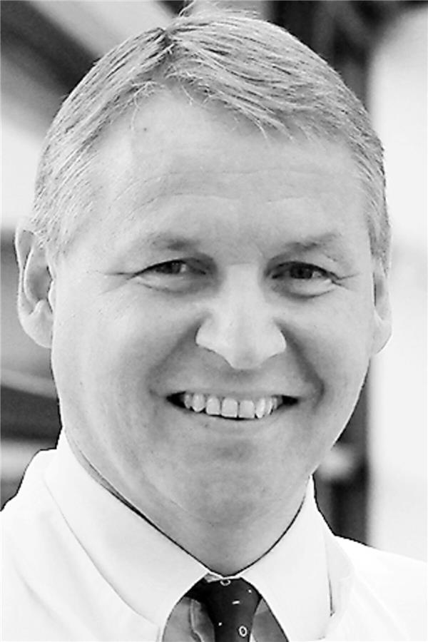 Kommunikation, Vernetzung und kardiovaskuläre Forschung Prof. Christian Perings ist ärztlicher Direktor des St.-Marien-Hospital Lünen und Vorstand der ALKK.