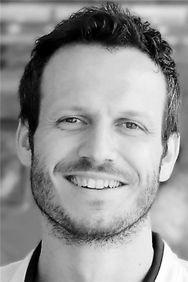 PAP-Therapie kann Blutdruck senken und … Prof. Dr. Christoph SchöbelSchöbel