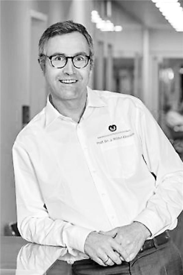 Netzwerk Herzinsuffizienz – intersektoraler Mehrwert Prof. Dr. Jochen Müller-EhmsenKardiologisch-Angiologische Praxis, Herzzentrum Bremen.